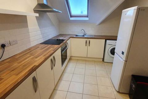 2 bedroom flat to rent, Newport Road, Cardiff