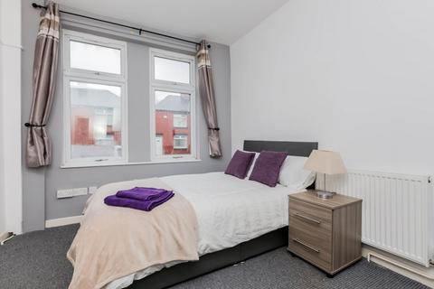 6 bedroom house share to rent - Wakefield Road, Barnsley, South Yorkshire