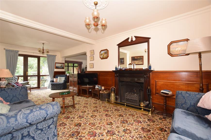 Queenborough Road, Minster On Sea, Sheerness, Kent 5 bed detached house £500,000