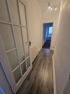 2 bedroom flat to rent, Harcourt Road, Kirkcaldy KY2