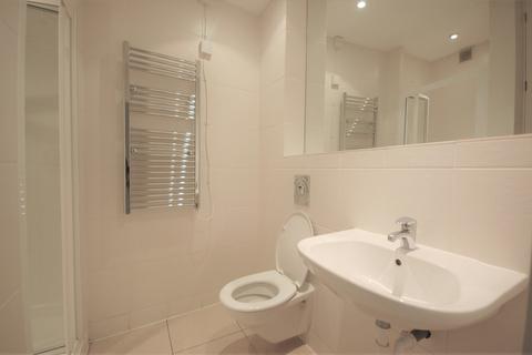 1 bedroom apartment to rent, Chiswick High Road, W4