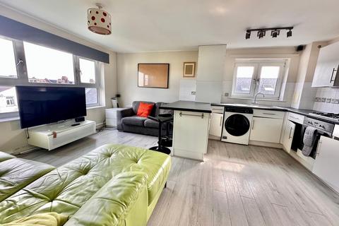 2 bedroom apartment to rent, Milton Road, London N15