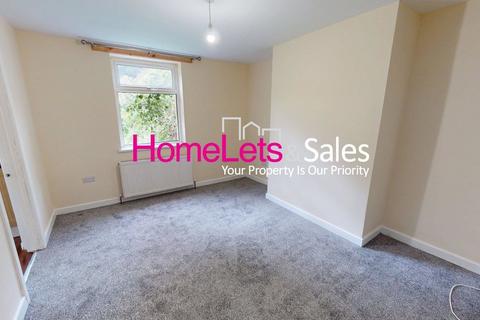 3 bedroom semi-detached house to rent, Walker Avenue, Bradford BD7