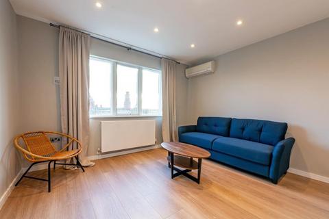 1 bedroom apartment to rent, Hayes Crescent, Temple Fortune, NW11