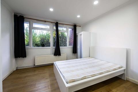 4 bedroom house to rent, Olney Road, Kennington, London