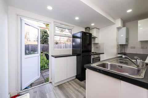 4 bedroom house to rent, Olney Road, Kennington, London