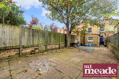 4 bedroom terraced house to rent, Clinton Road, Mile End, E3