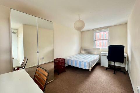 3 bedroom terraced house to rent, Starcross Street, Euston
