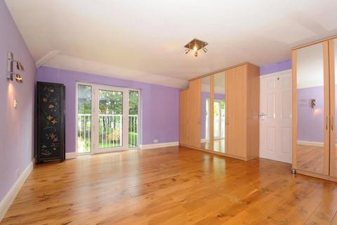 5 bedroom detached house to rent, Gayton Close,  Chesham Bois,  HP6