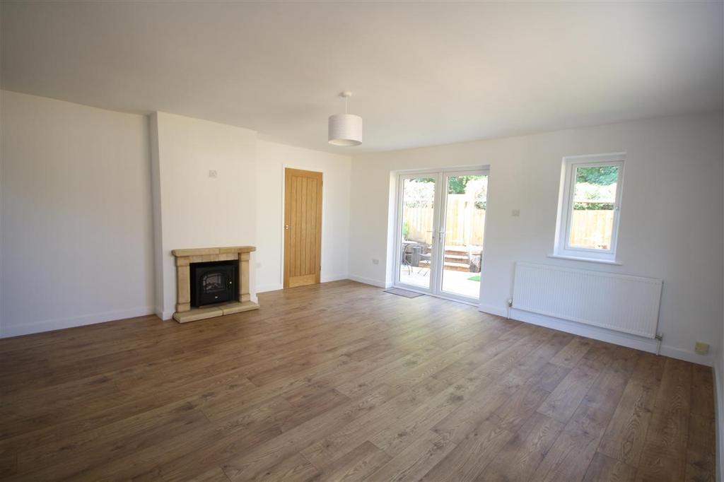WALTHAM 2 bed bungalow £347,500