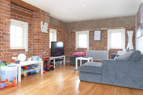 2 bedroom apartment to rent, Albert Warehouse, The Docks