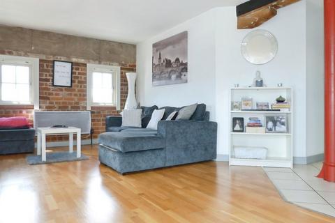 2 bedroom apartment to rent, Albert Warehouse, The Docks