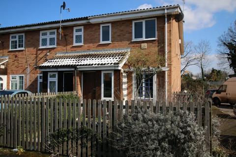 1 bedroom semi-detached house to rent, Colnbrook