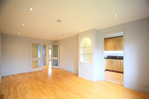 2 bedroom apartment to rent, Rothschild Road, W4