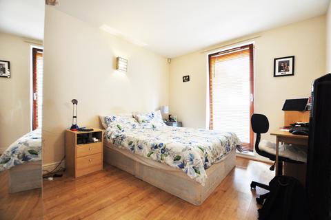 2 bedroom ground floor flat to rent, Assam St, London E1