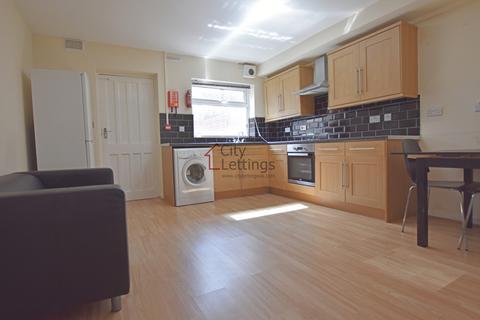 2 bedroom apartment to rent, Burns Street, Arboretum