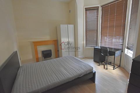 2 bedroom apartment to rent, Burns Street, Arboretum