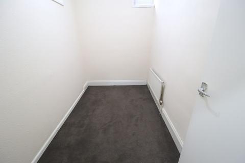 2 bedroom cottage to rent, Carr House Gate, Bradford BD12