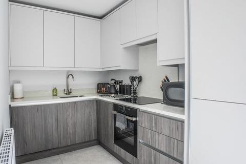 2 bedroom apartment to rent - Portsmouth Road, Cobham