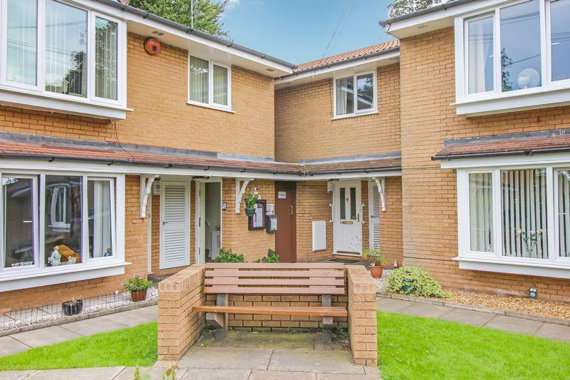 Waterloo Court, Bury 1 bed flat £79,950