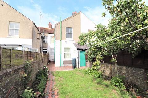 4 bedroom terraced house to rent, Westcourt Road, Worthing