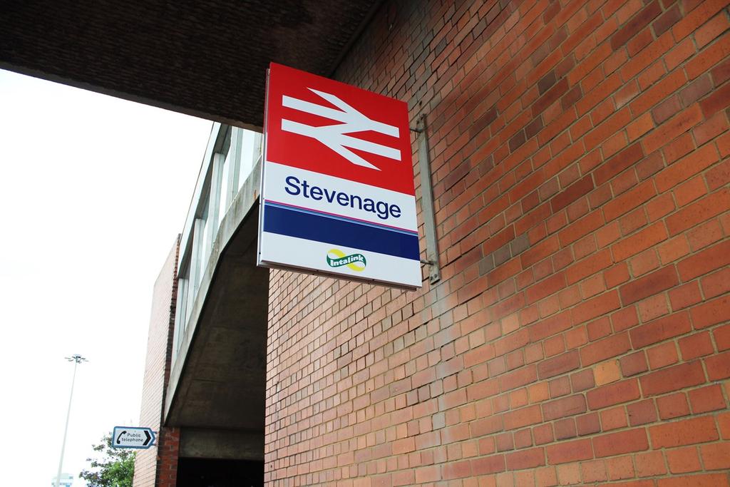 Long Meadow, Symonds Green, Stevenage, SG1 5 bed detached house £875,000