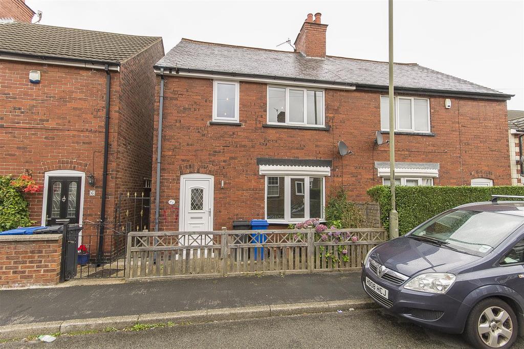Heywood Street, Brimington, Chesterfield 3 bed semidetached house £