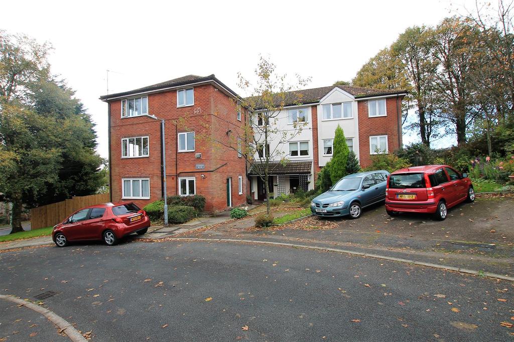 Heatherfield, Astley Bridge, Bolton 2 bed apartment £495 pcm (£114 pw)