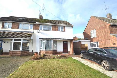 3 bedroom semi-detached house to rent, Haddon Drive, Reading
