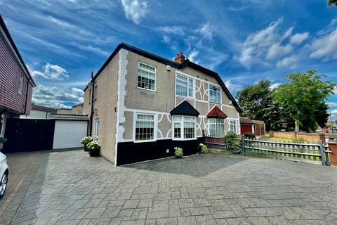 Burnt Oak Lane, Sidcup, Kent, DA15