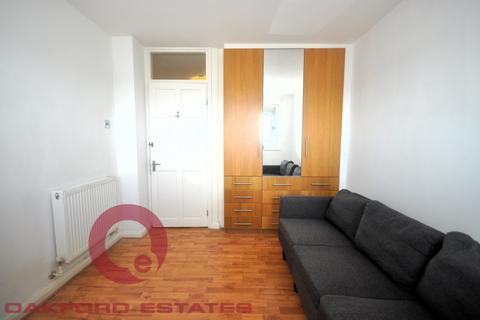 2 bedroom flat to rent, Harrington Square, Euston, London NW1