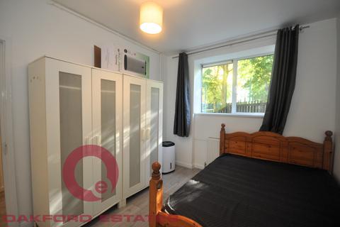 3 bedroom flat to rent, Brecknock Road, Tufnell Park, London N19