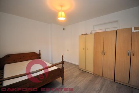 3 bedroom flat to rent, Brecknock Road, Tufnell Park, London N19