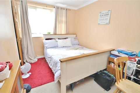2 bedroom maisonette to rent, Catherine Drive, Sunbury-on-Thames, Surrey, TW16