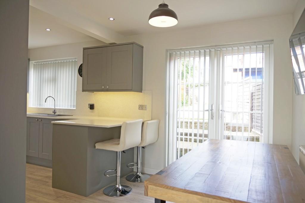 Courtmount Grove, Portsmouth 3 bed semidetached house £290,000