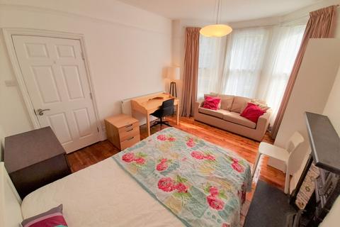 House share to rent, Falkland Road, Finsbury Park