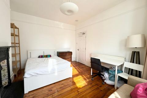 undefined, Falkland Road, Finsbury Park
