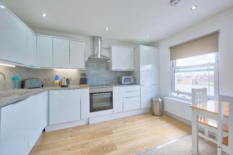 2 bedroom flat to rent, Kingston Road, South Wimbledon, London, SW19 1JW