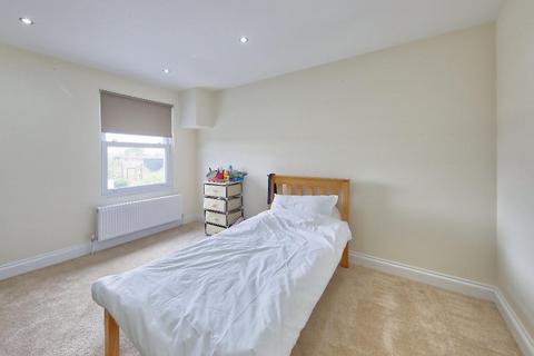 2 bedroom flat to rent, Kingston Road, South Wimbledon, London, SW19 1JW