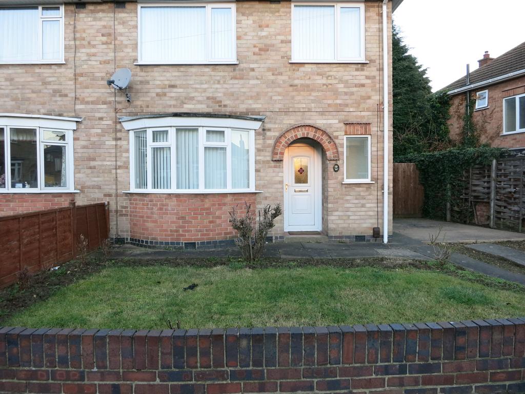Jean Drive, Leicester, 3 bed house £795 pcm (£183 pw)