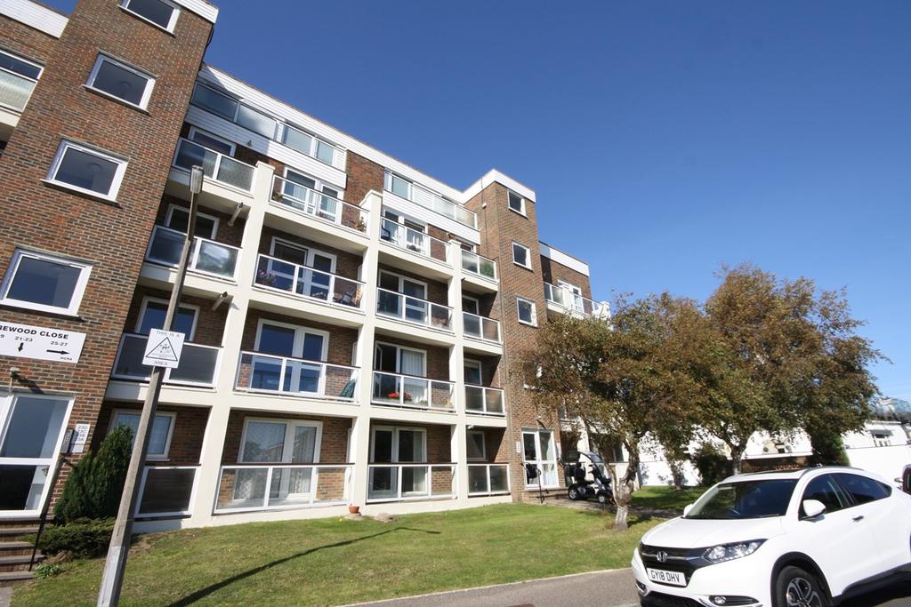 Harewood Close, BexhillonSea, TN39 2 bed flat £164,950