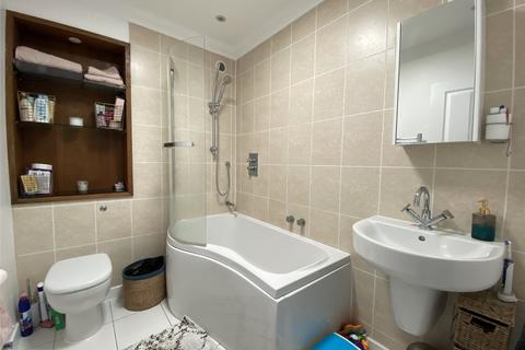 2 bedroom terraced house to rent, Albury Road, Merstham, Redhill, Surrey, RH1
