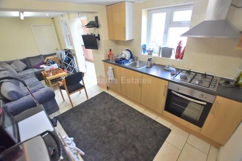 7 bedroom terraced house to rent, Donnington Gardens, Reading