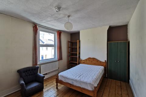 4 bedroom terraced house to rent, Ewart Street, Hanover