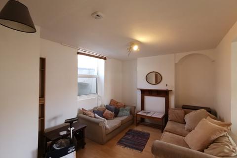 4 bedroom terraced house to rent, Ewart Street, Hanover