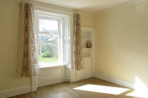 2 bedroom semi-detached house to rent, Clepington Road, Dundee, DD3