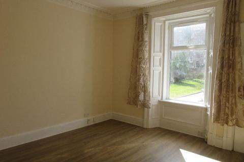 2 bedroom semi-detached house to rent, Clepington Road, Dundee, DD3