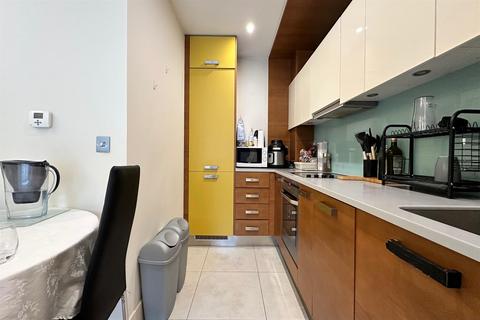 1 bedroom apartment to rent, St William's Court, 1 Gifford Street, Kings Cross, Islington, London, N1