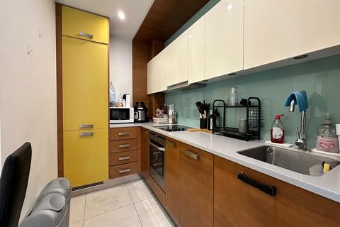 1 bedroom apartment to rent, St William's Court, 1 Gifford Street, Kings Cross, Islington, London, N1