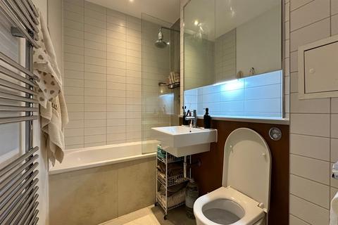 1 bedroom apartment to rent, St William's Court, 1 Gifford Street, Kings Cross, Islington, London, N1